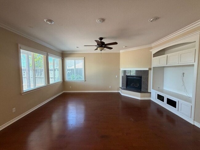 Photo - 46263 Drymen Ave