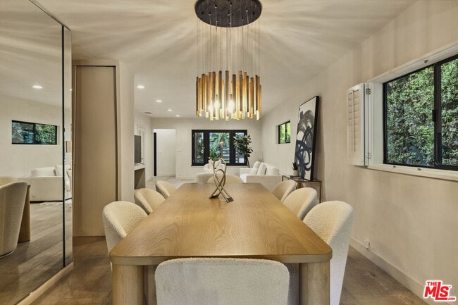 Photo - 8716 Ashcroft Ave