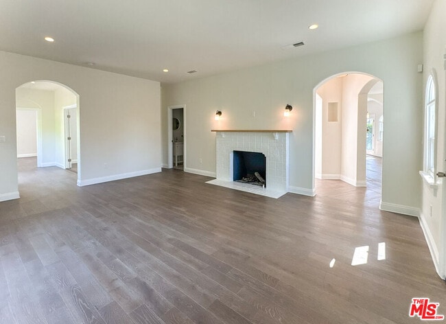 Photo - 1043 S Plymouth Blvd