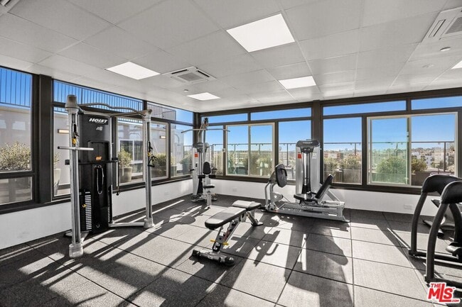 Photo - 1539 Purdue Ave Unit 302