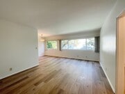 Photo - Oakland Manor