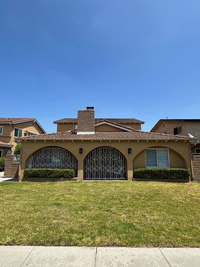 Photo - 4461 Green Ave Apartment Unit 4461 #B