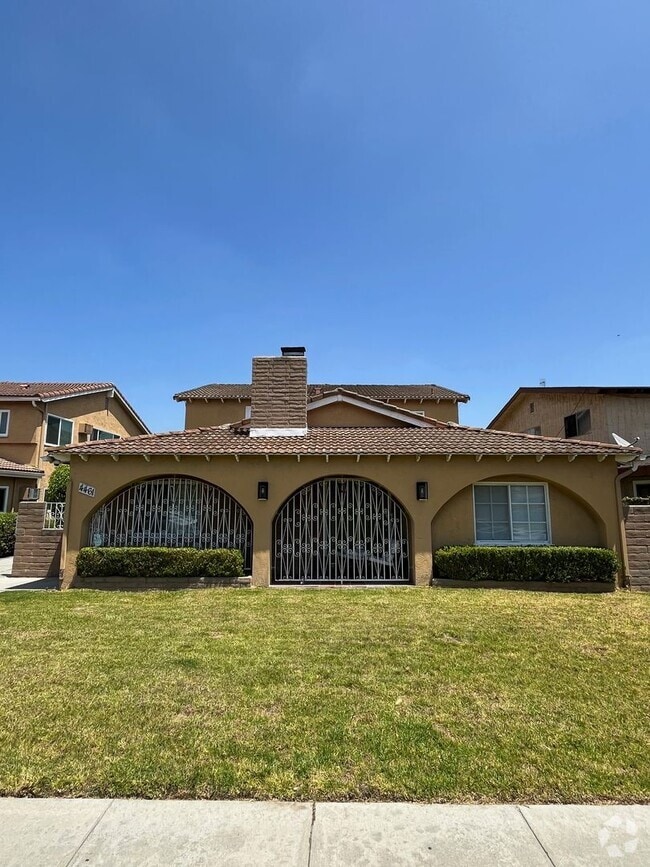 Building Photo - 4461 Green Ave Unit 4461 #B Rental