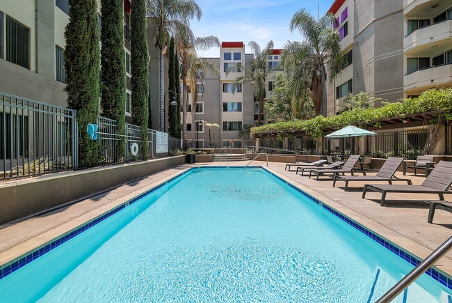 Photo - Belmont Station