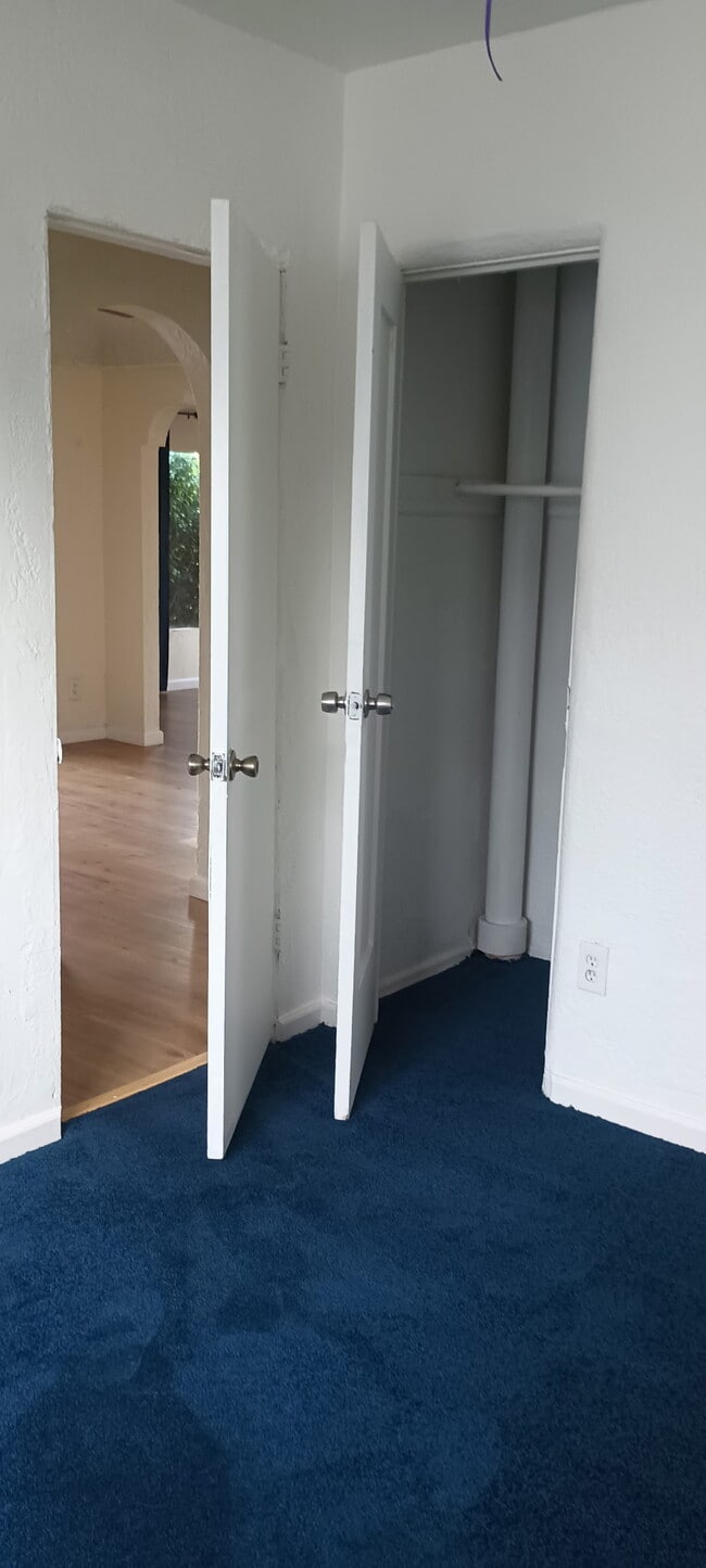 Photo - 5859 2nd Ave