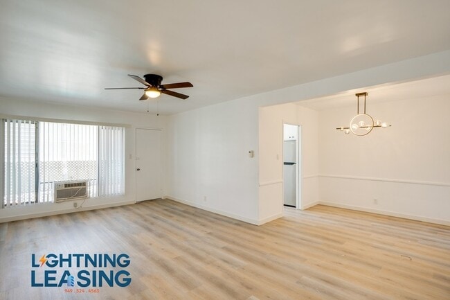 Building Photo - 12310 Chandler Blvd Unit 37