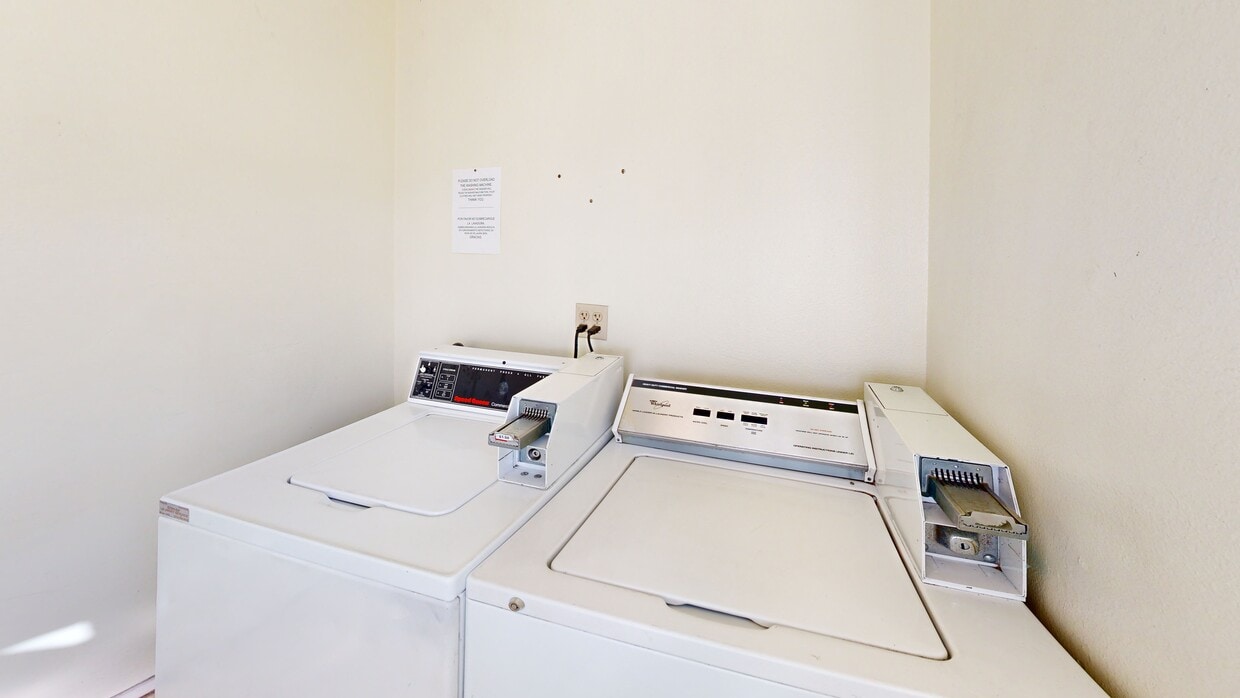 3D Tour - 604 E Orange Grove Ave