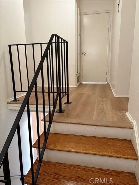 Photo - 21 Scottsdale Dr N