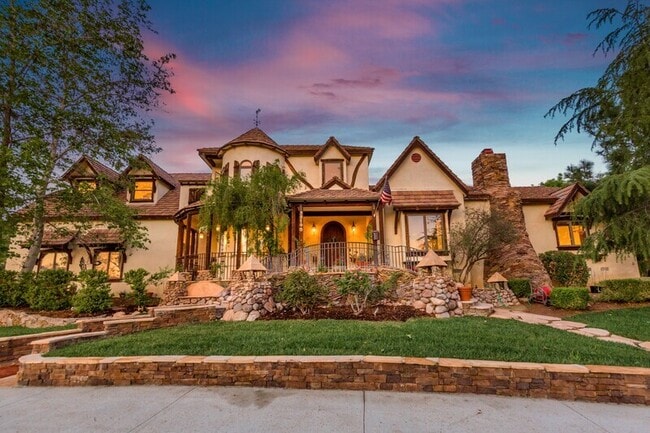 Photo - 32140 Windrush Rd House