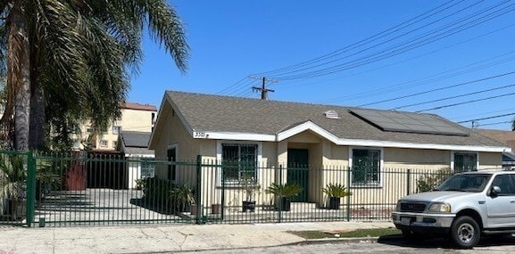 Front of Property - 3321 W 63rd St Unit 3319 Rental