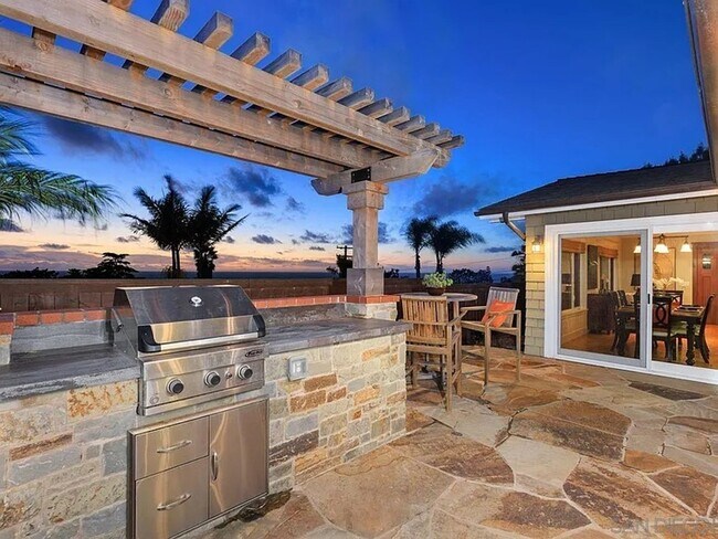 Photo - Ideal Location w/ Ocean Views - Perfect Sp...