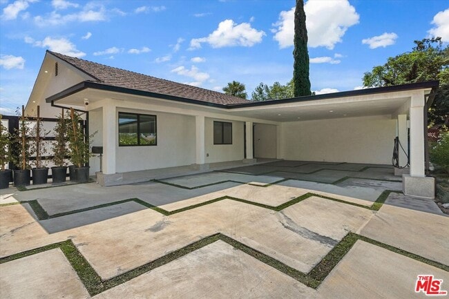 Photo - 11700 Woodley Ave