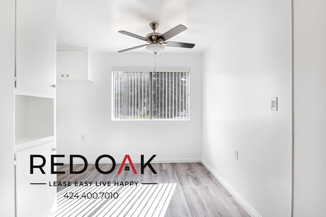 Building Photo - 12737 Moorpark St Rental