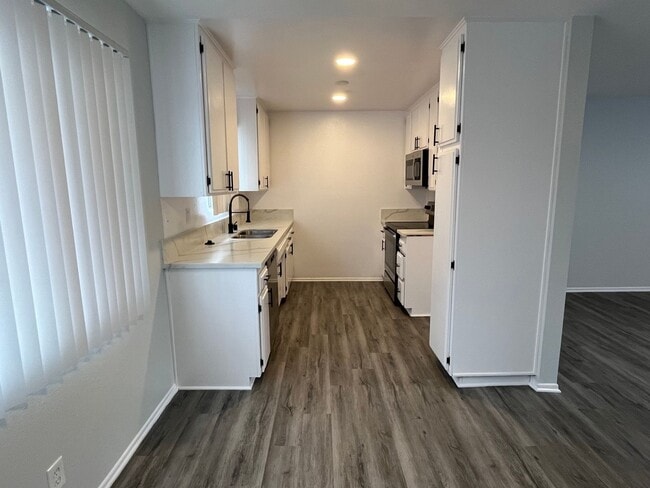 Photo - 6651 Haskell Ave