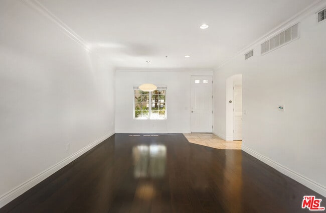 Photo - 851 N San Vicente Blvd Unit 102