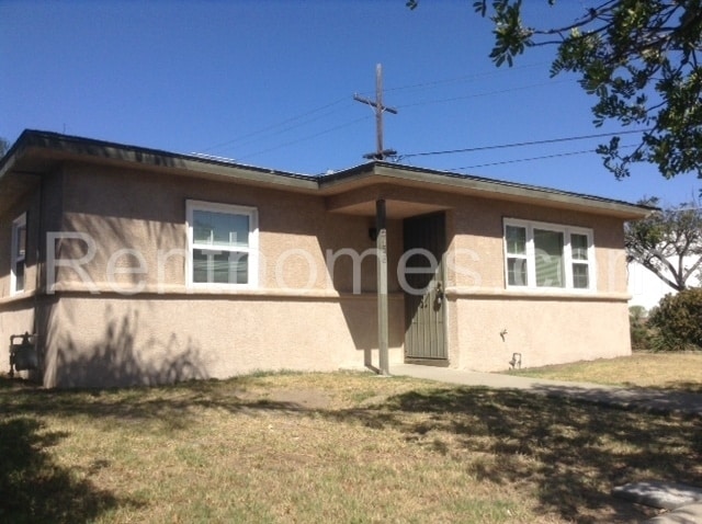 Building Photo - 2758 Hornblend St