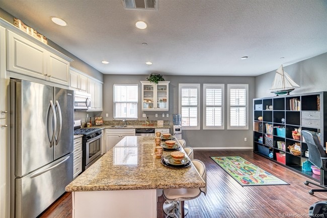 Photo - 1862 Hazel Ct