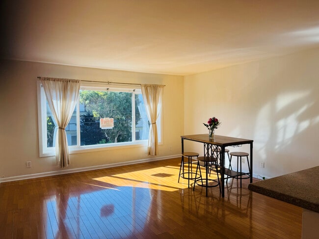 Building Photo - 425 Idaho Ave Unit 8 Rental
