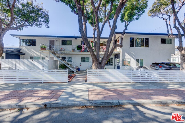 Photo - 1645 Beech Ave Condo