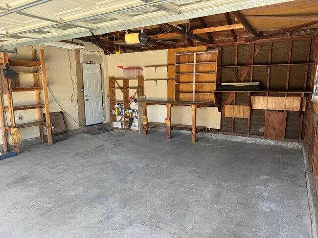 Garage - 604 E Creston St