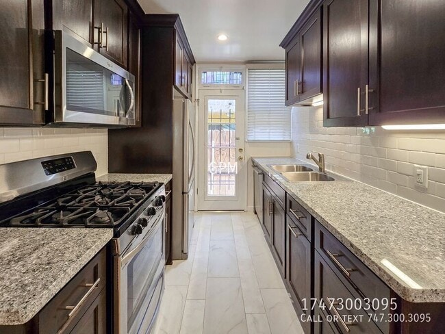 Photo - 2004 N Vermont Ave Unit 1