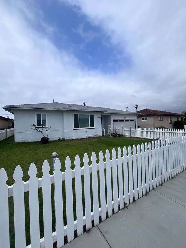 Imperial Beach! Coastal Charm Meets Everyd... - Imperial Beach! Coastal Charm Meets Everyd... House