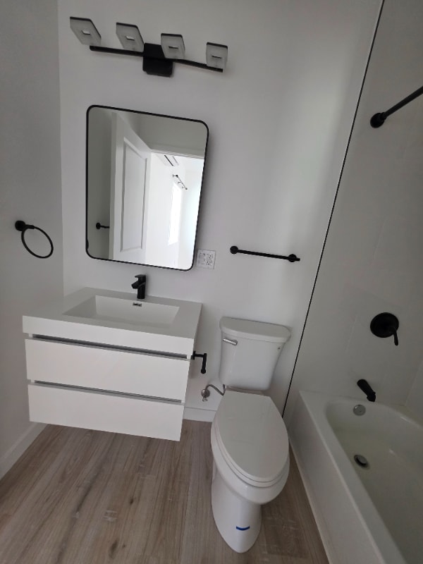 Photo - 2895 Canal Ave