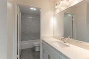 1BR,1BA- Bathroom - Marathon Apartments