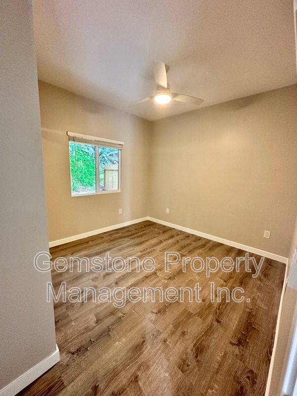 Photo - 4814 54th St