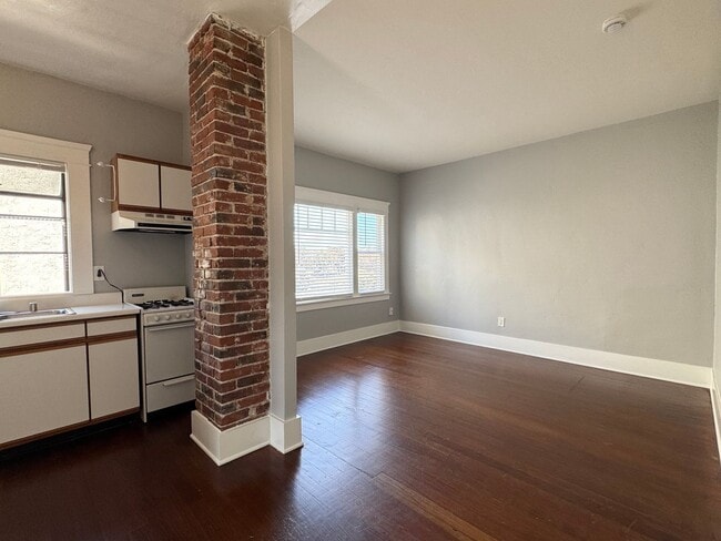 Photo - 2129 B St Unit #2