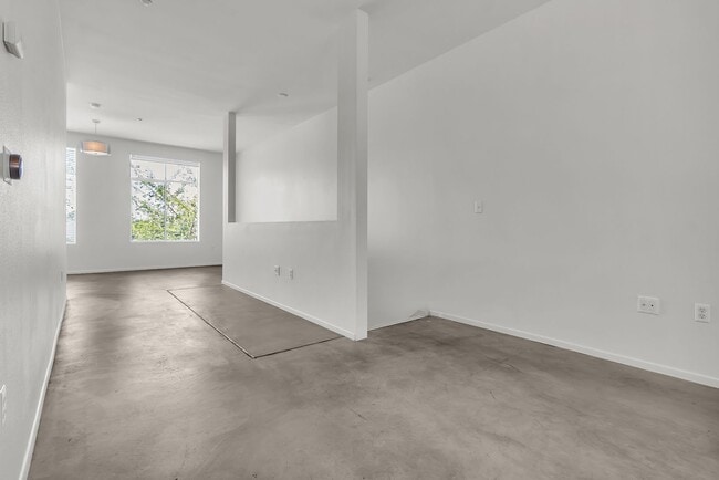 Photo - 144 S Harbor Blvd