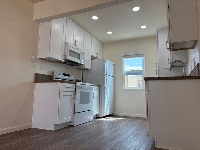 Building Photo - *OPEN HOUSE: 10/11 3-4PM* 2BR in Pacific B... Unit 4122-D