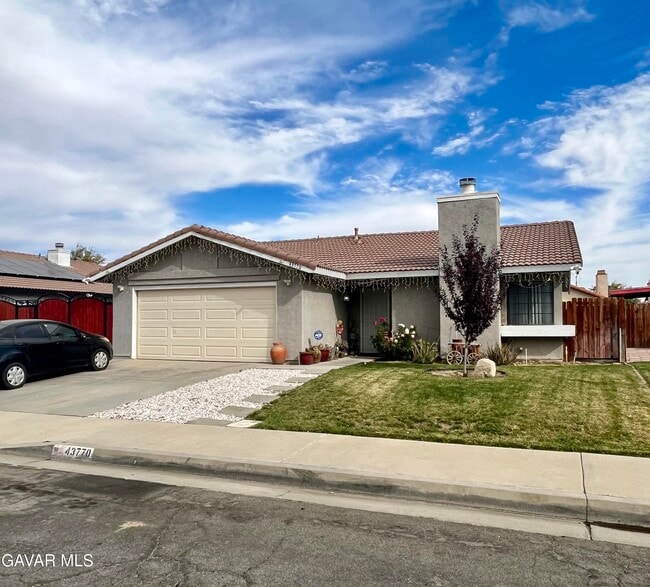 Building Photo - 43770 Santa Rosa Cir
