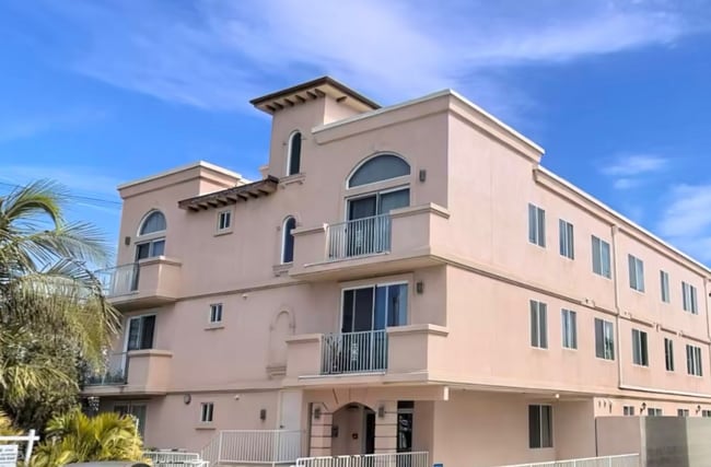 Photo - 1412 S Sherbourne Dr Apartment Unit 104