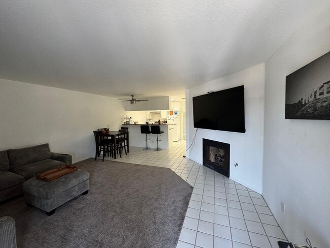 Building Photo - Welcome home to this spacious 1 bedroom 1 bath Unit 08