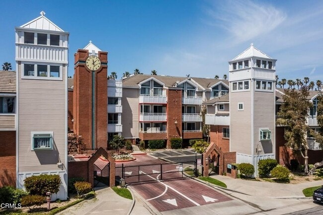 Building Photo - Remodeled Condo in Central Oxnard Gated Community!