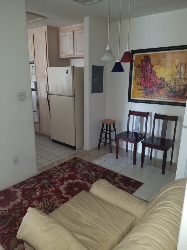 Photo - 5219 Newcastle Ave Unit 402