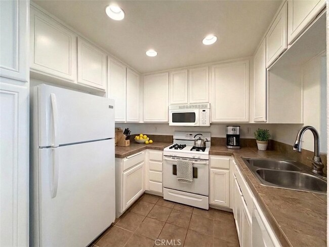 Photo - 32 Tradewinds