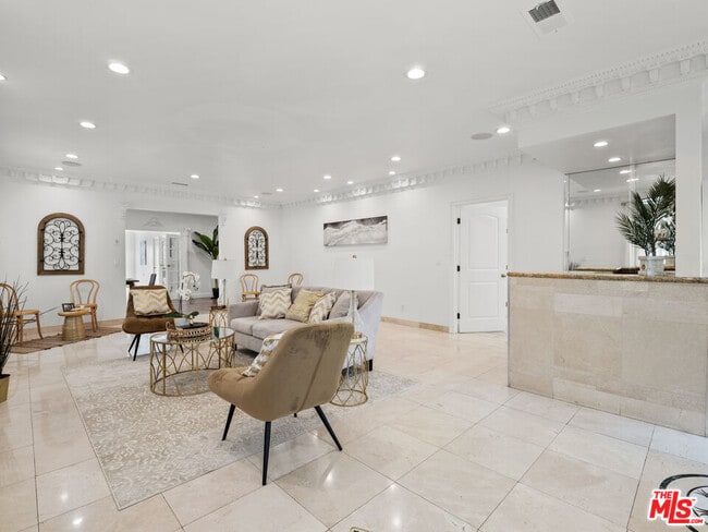 Photo - 482 S Sherbourne Dr