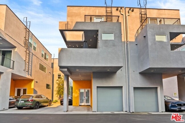 Photo - 3034 1/4 N Coolidge Ave