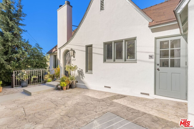 Photo - 5767 Tuxedo Terrace