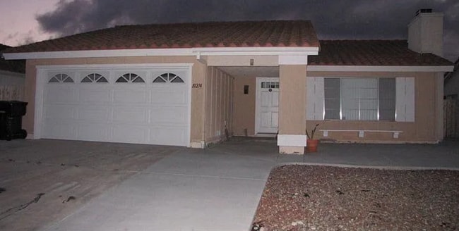 Building Photo - Kamwood Place #1