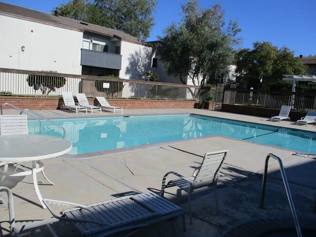 Building Photo - Desirable Mission Valley 2Bdr 2BA Condo!
