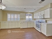 Photo - 892 Pathfinder Way