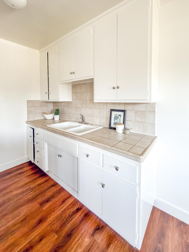 Photo - 2540 3rd Ave