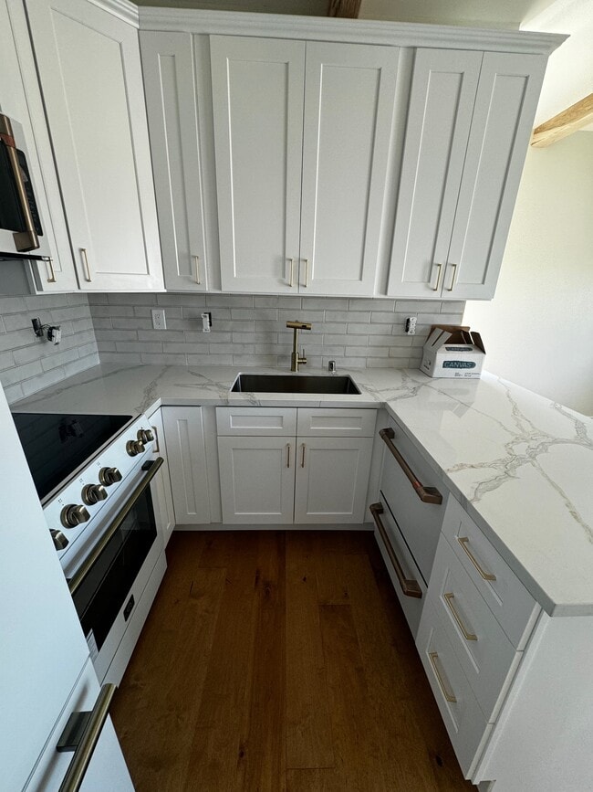 Photo - 5661 Campanile Way