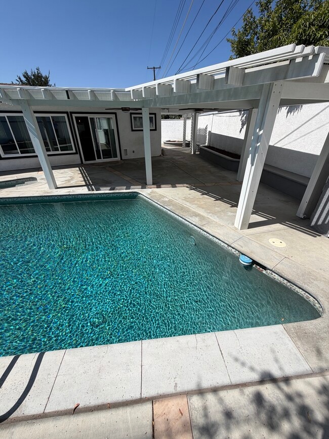 Photo - 407 N Clinton St