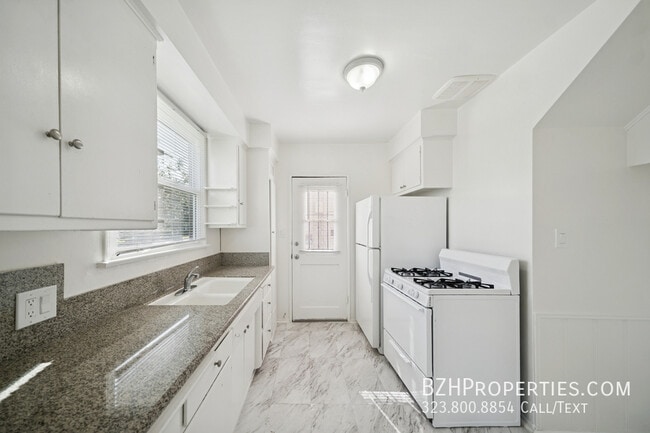 Photo - 5329 Vantage Ave Unit 1