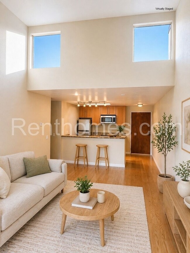 Building Photo - 8308 Regents Rd Unit 3-O