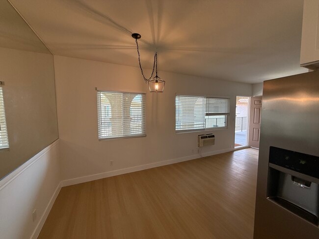 Photo - 3010 Montrose Ave Unit 29